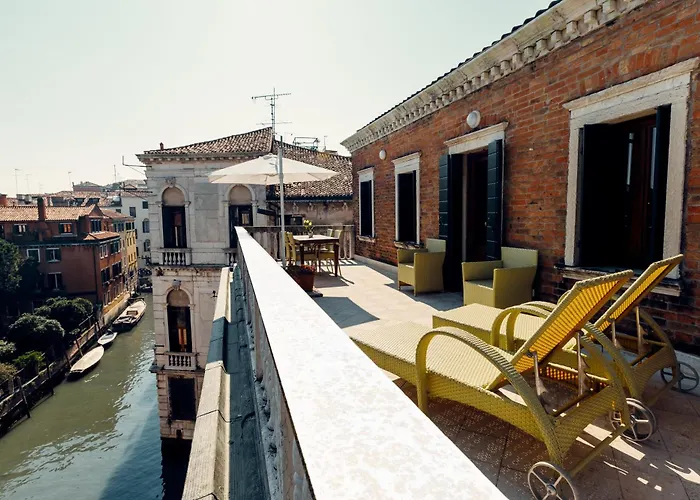 Casa Dei Pittori Venice
